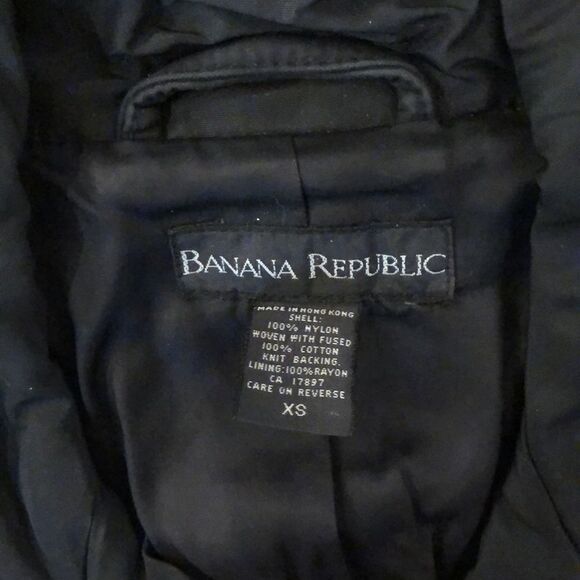 Women’s Banana Republic Black Nylon waterproof Button-Up Rain Jacket - Picture 4 of 8